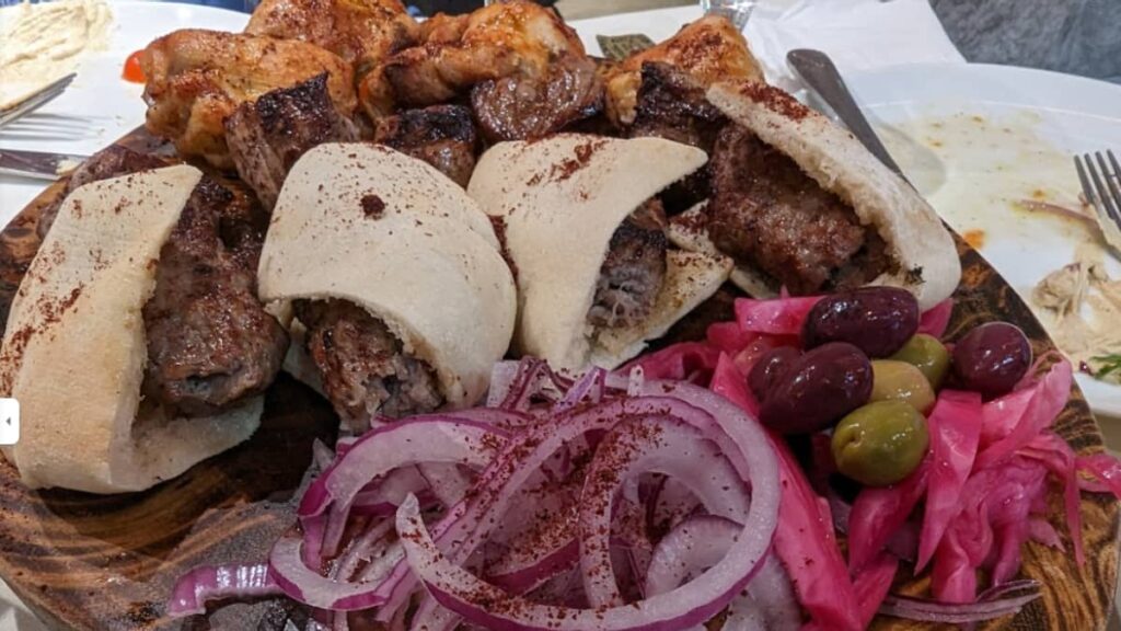 Exploring the World of Bar and Grill Restaurants: 1 best bar and grill restaurant in mill basin